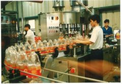 一整套流程在自动化生产线上顺畅运转