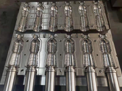 而是位于或跨过波峰