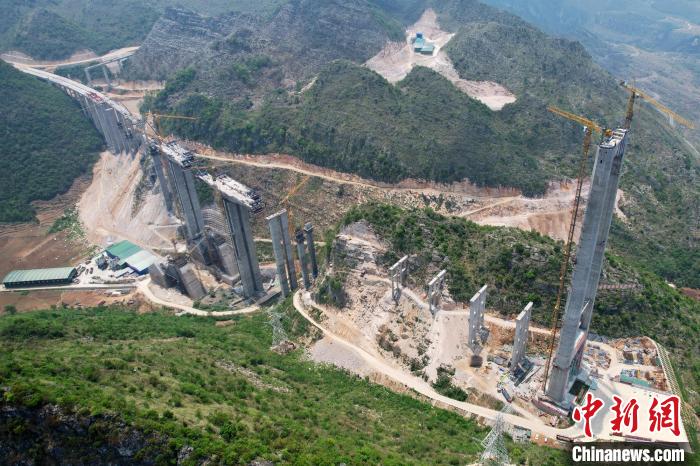 “世界级高桥+极限运动”助力贵州山地户外运动