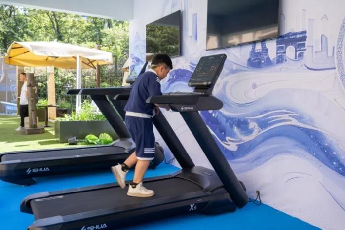 巴黎奥运场馆中的中国之家全民健身日：科技与