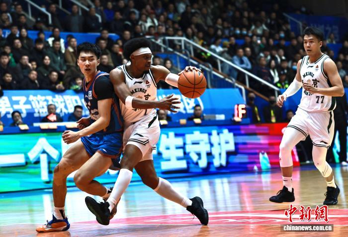 四川男篮四连败遭南京男篮碾压，段睿骐独木难