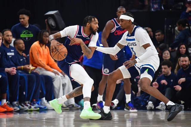 伦纳德狂砍28分率快船大胜森林狼