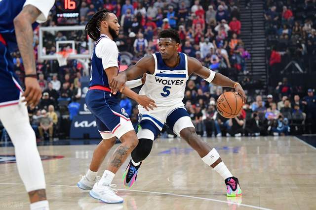 伦纳德狂砍28分率快船大胜森林狼