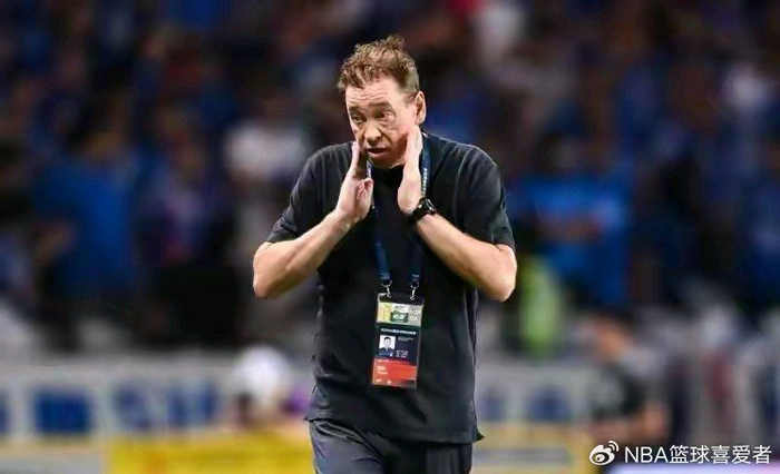 申花两轮遭伤病红牌重创 裁判争议引爆舆论