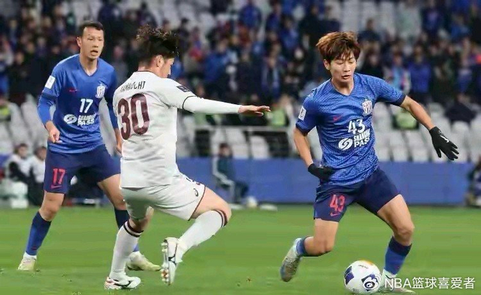 申花两轮遭伤病红牌重创 裁判争议引爆舆论