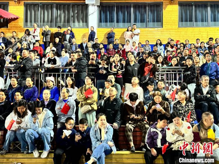 第一届贵州“村超”与“一带一路”国际友谊赛