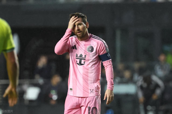 梅西C罗谁更胜一筹 球王标准引热议